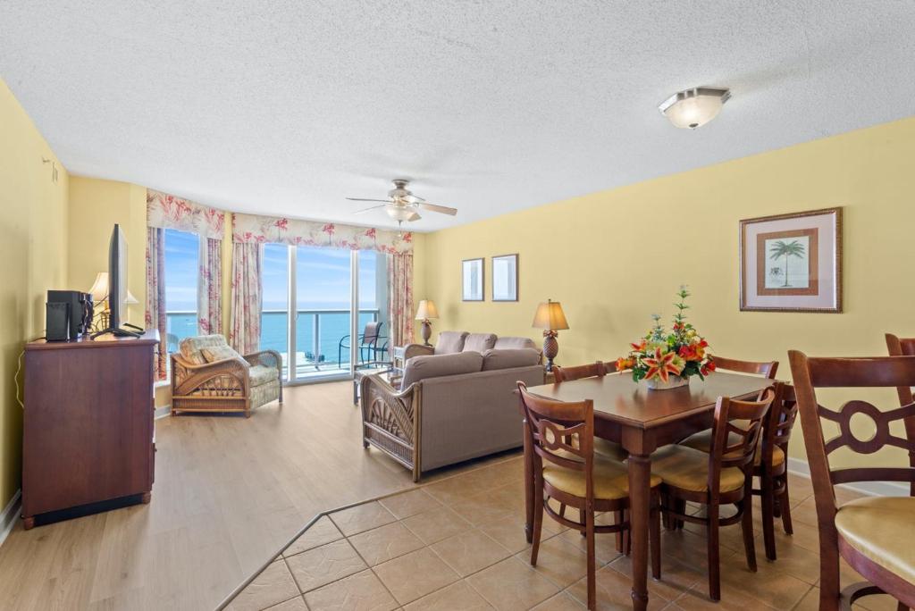 Malibu Pointe 1103 - Updated condo with jacuzzi tub and indoor lazy river - image 4