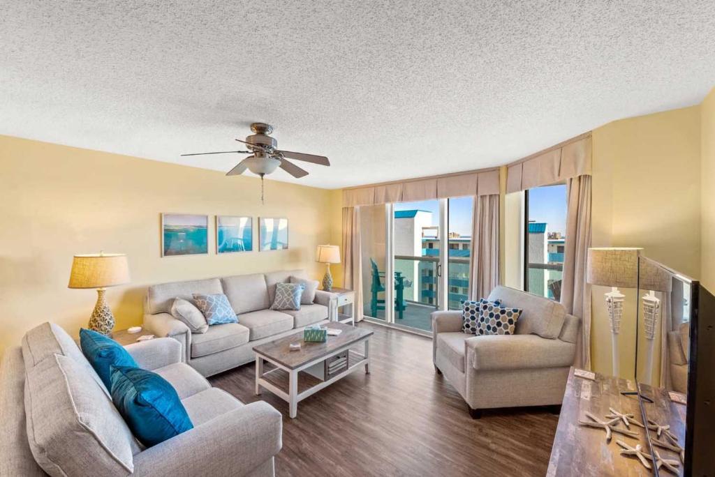 Malibu Pointe 805 - Spacious 3 bedroom unit located in Malibu Pointe - main image