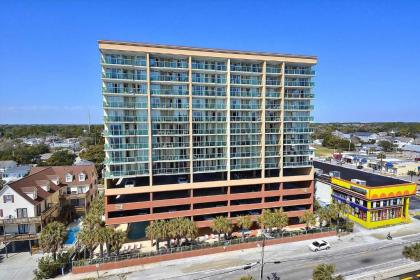 Malibu Pointe 1106 - Modern oceanfront unit with a game room and indoor pools - image 14