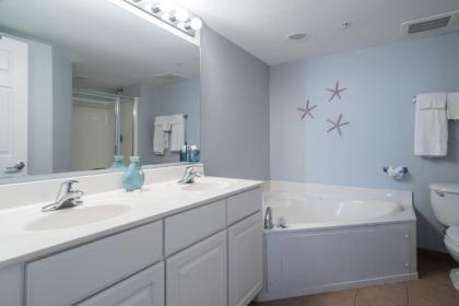 Malibu Pointe 1101 - Attractively furnished 4 bedroom and 4 bathroom condo in Malibu Pointe - image 15