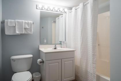 Malibu Pointe 1101 - Attractively furnished 4 bedroom and 4 bathroom condo in Malibu Pointe - image 17