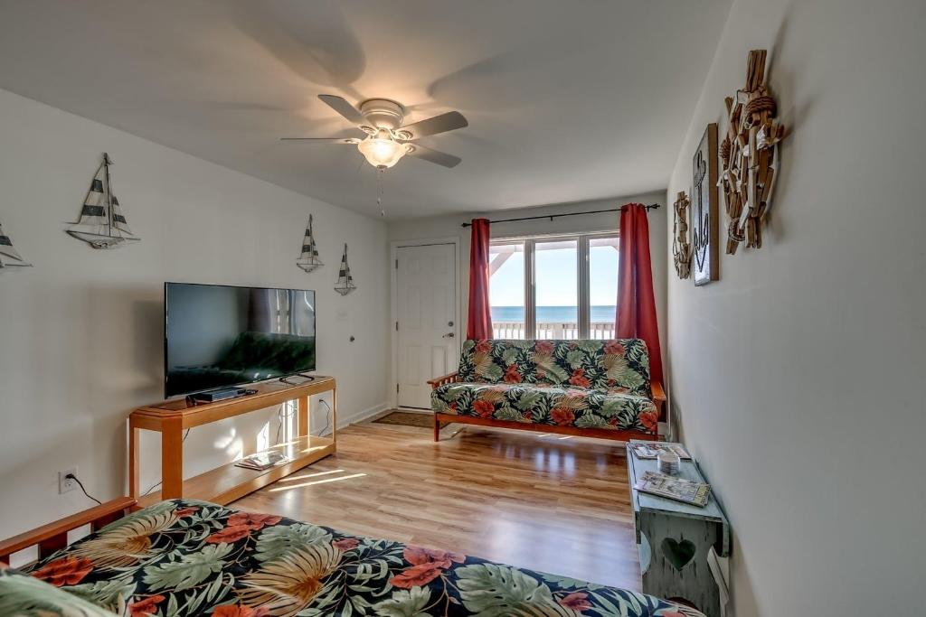 Mid Strand E - 3rd floor oceanfront condo with an oversized balcony and WiFi - main image