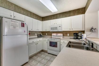 North Shore Villas - Open and light cozy condo jacuzzi tub and lazy river - image 4