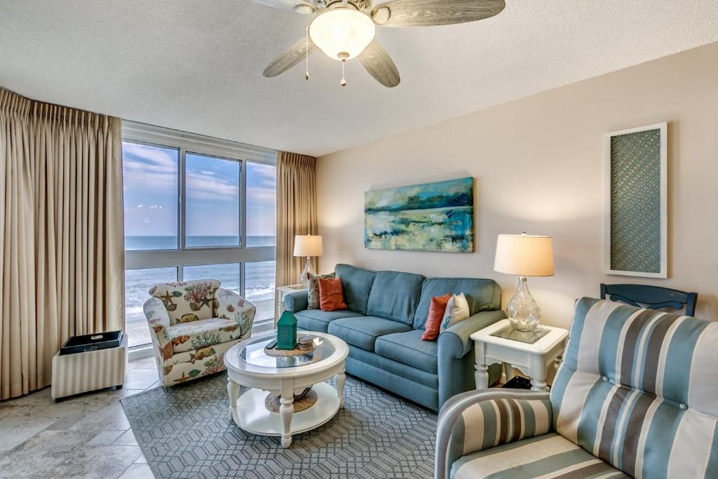 Pinnacle 405 - Updated oceanfront condo with a large soaking tub and a sundeck - image 3