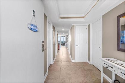 Ocean Creek C10 - 3 Bedroom condo with access to volleyball court and restaurant plus pools - image 10