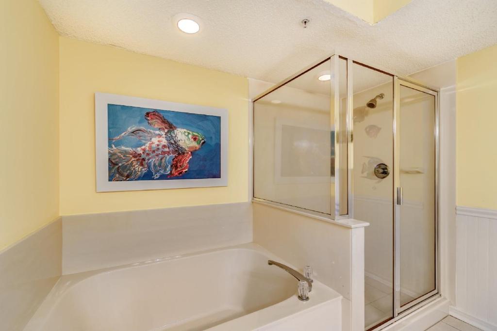 Windy Hill Dunes 1304 - Beach themed oceanfront condo with a lazy river and BBQ grill - image 7