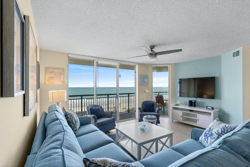 Windy Hill Dunes 405 - 4th floor unit with walk-in shower and an outdoor hot tub - main image