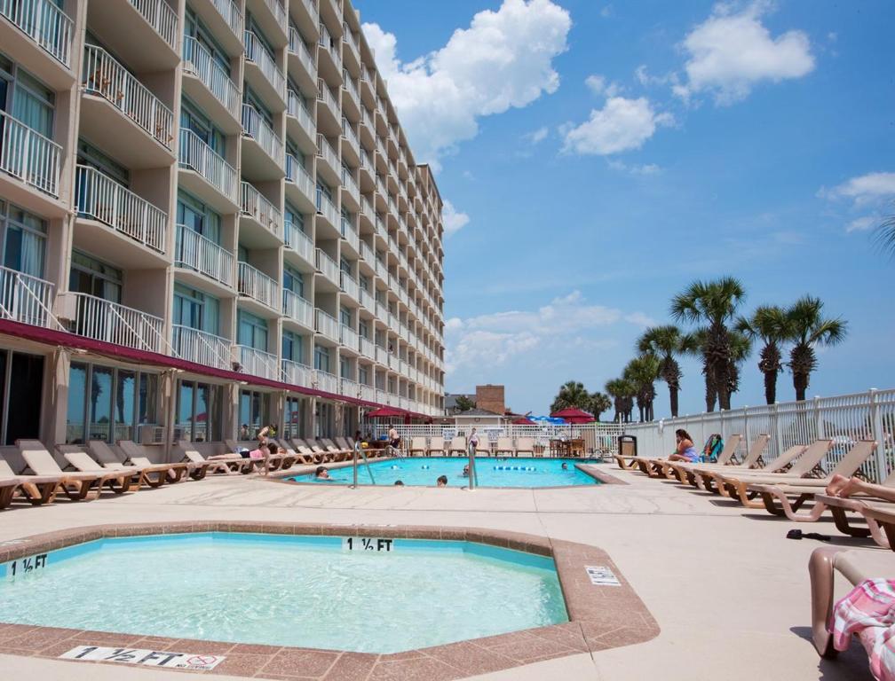 Year-round Oceanfront Suite at Sunny Myrtle Beach - Studio Suite #1 - image 5