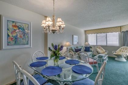 Spinnaker 103 - Upscale condo with free Wifi and access to an outdoor pool - image 4