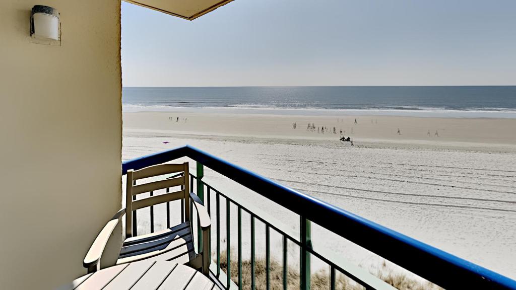 Oceans 504 2BR 2BA Oceanfront Condo - image 3