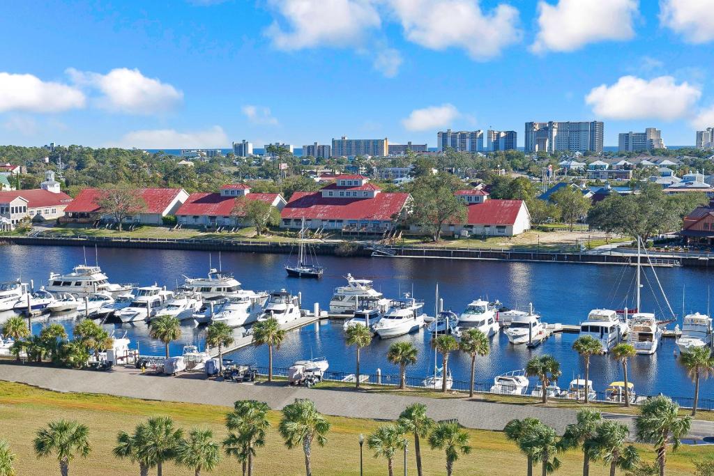 Yacht Club 1 301 Balcony studio waterway view - image 4