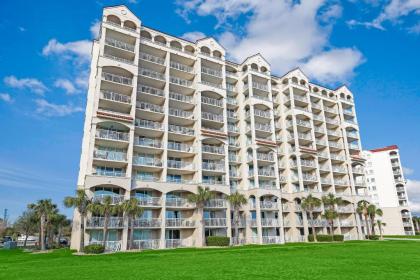 Yacht Club 1 301 Balcony studio waterway view - image 9