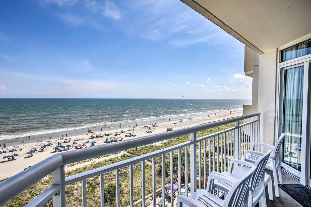 Sun-Soaked Resort Condo with Beach Pool Access - main image