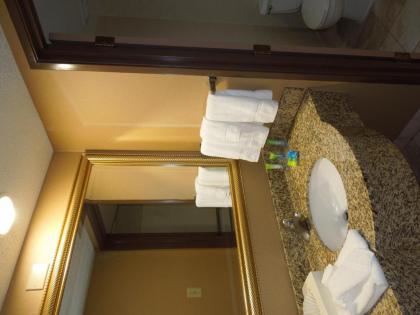 Radisson Cleveland Airport - image 10