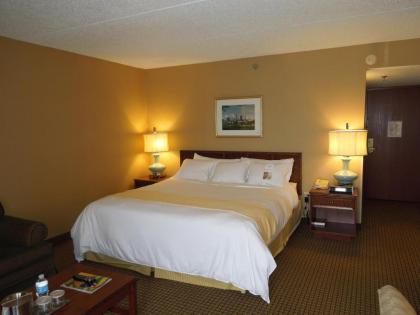 Radisson Cleveland Airport - image 15