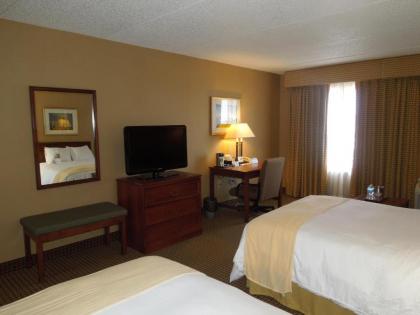 Radisson Cleveland Airport - image 17