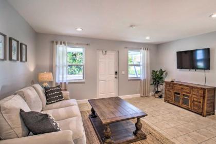 Coastal Townhome with Patio about 2 Mi to Beach! - image 6