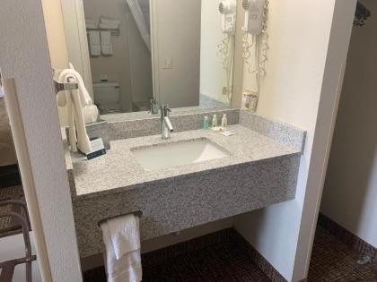 Quality Inn North Platte - image 9