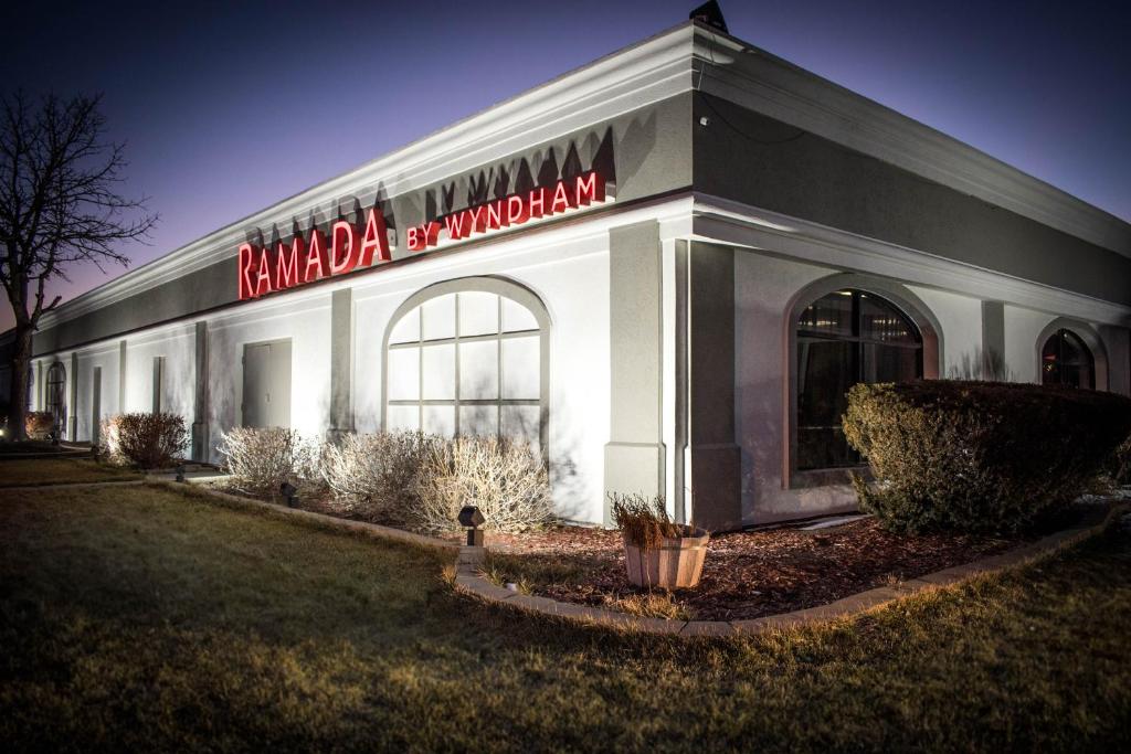 Ramada by Wyndham North Platte - main image