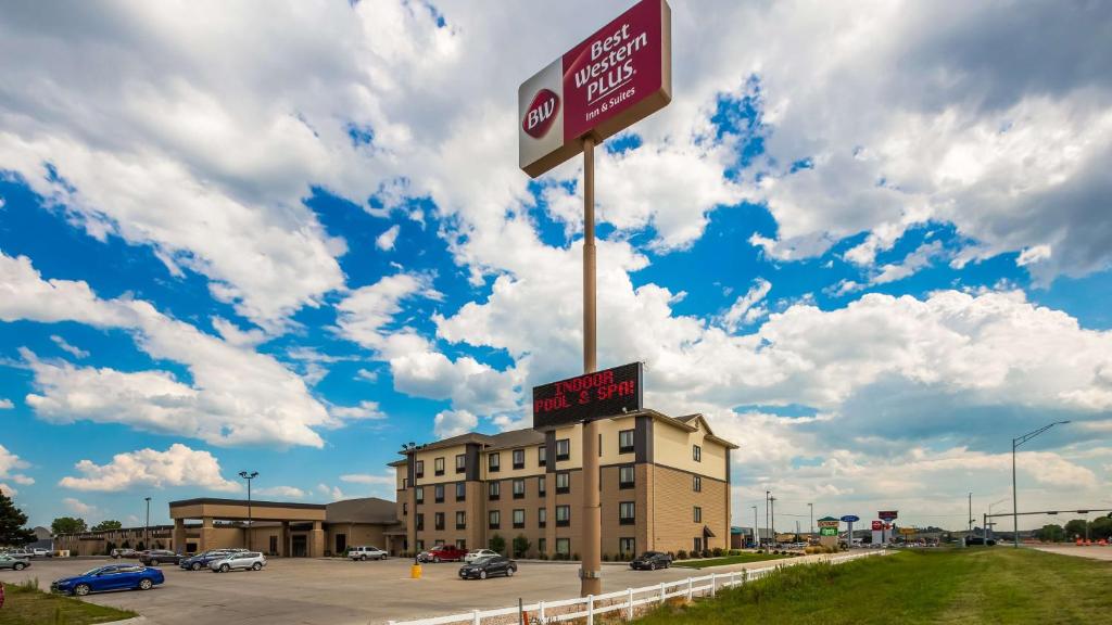 Best Western Plus North Platte Inn & Suites - main image