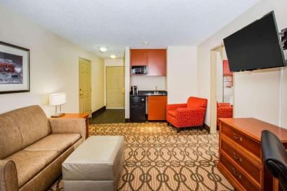 La Quinta by Wyndham North Platte - image 9