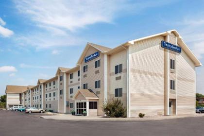 Travelodge by Wyndham North Platte - image 13