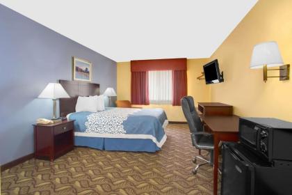 Days Inn by Wyndham North Platte - image 10