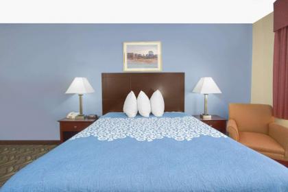 Days Inn by Wyndham North Platte - image 13