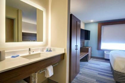 Holiday Inn Express Hotel & Suites North Platte an IHG Hotel - image 4