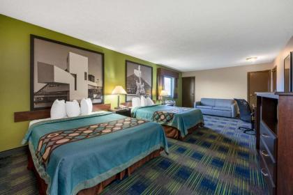 Super 8 by Wyndham Cleveland - image 14