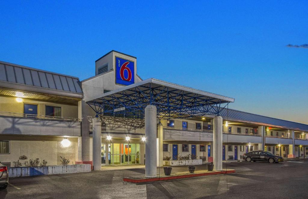 Motel 6-North Ridgeville OH - Cleveland Intl Airport - N Ridgeville - image 2