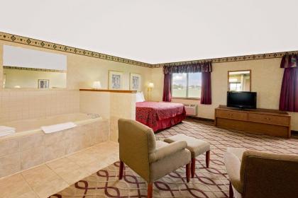 Days Inn by Wyndham North Sioux City - image 11