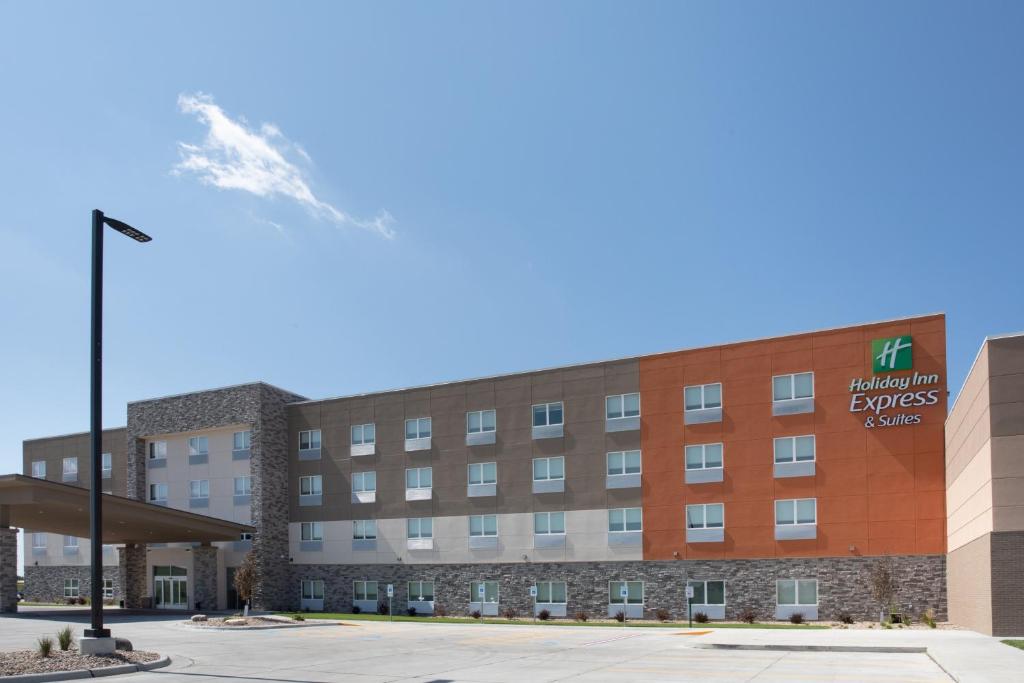 Holiday Inn Express & Suites - Dakota Dunes an IHG Hotel - main image