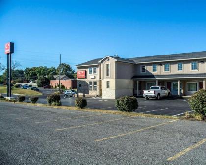 Econo Lodge & Suites Airport North Syracuse - image 11