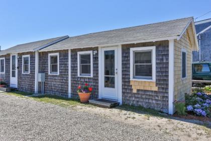 Truro Beach Cottages - image 14