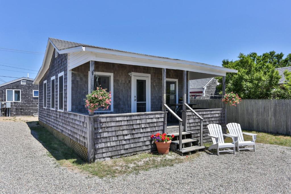 Truro Beach Cottages - image 3