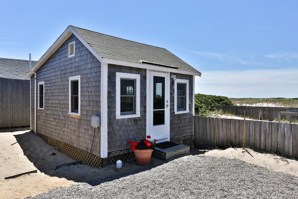 Truro Beach Cottages - image 6