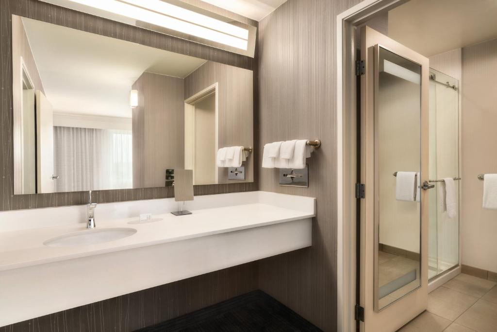 Courtyard by Marriott Philadelphia Montgomeryville - image 6