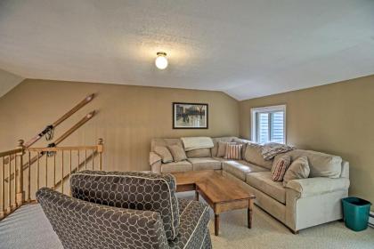 Condo with Deck and Grill Less Than 5 Miles to Loon Mountain! - image 5