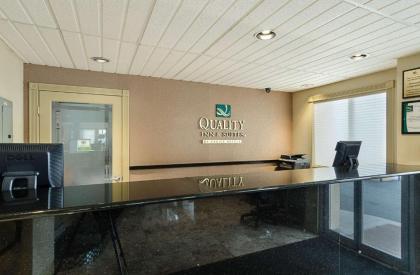 Quality Inn & Suites Northampton - image 4