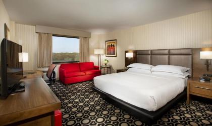 Hilton Chicago/Northbrook - image 2