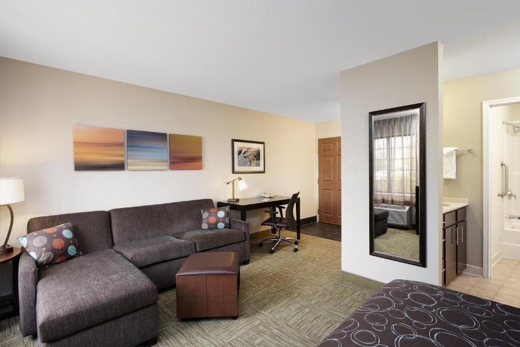 Staybridge Suites Glenview an IHG Hotel - image 6