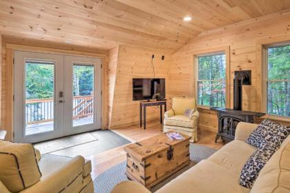 Cozy Apt with Deck about 5 Miles to Acadia Natl Park! - image 1