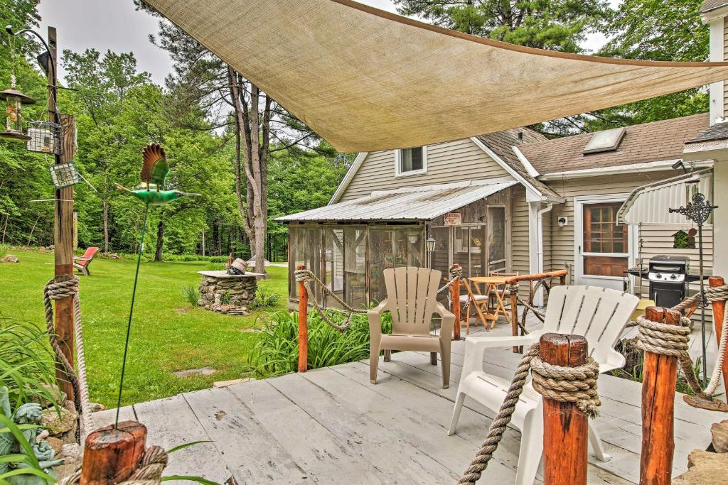 Rustic-Chic Cottage with Yard and Grill - Near Hiking! - image 2