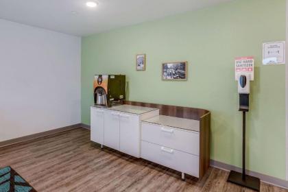 WoodSpring Suites Detroit Farmington Hills - image 4