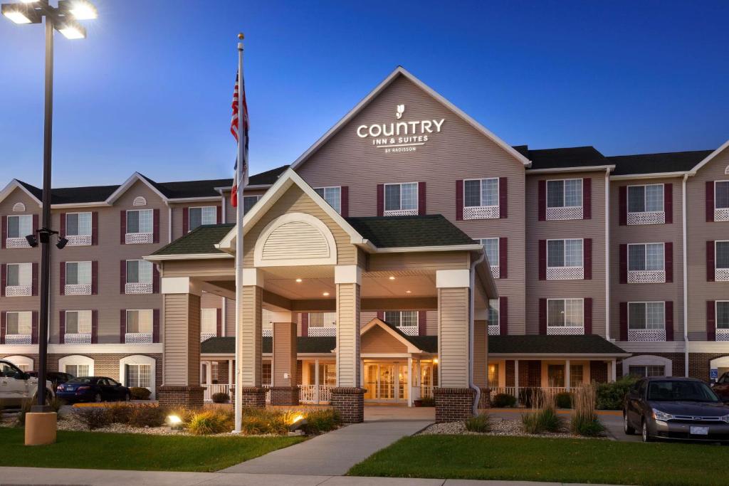 Country Inn & Suites by Radisson Northwood IA - main image