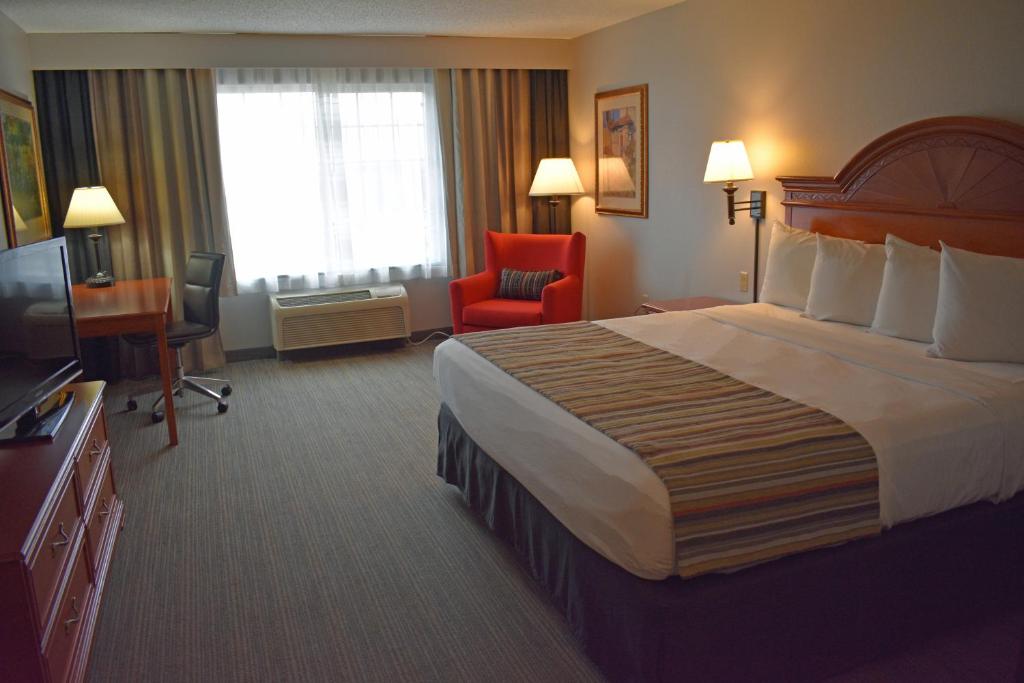 Country Inn & Suites by Radisson Northwood IA - image 3