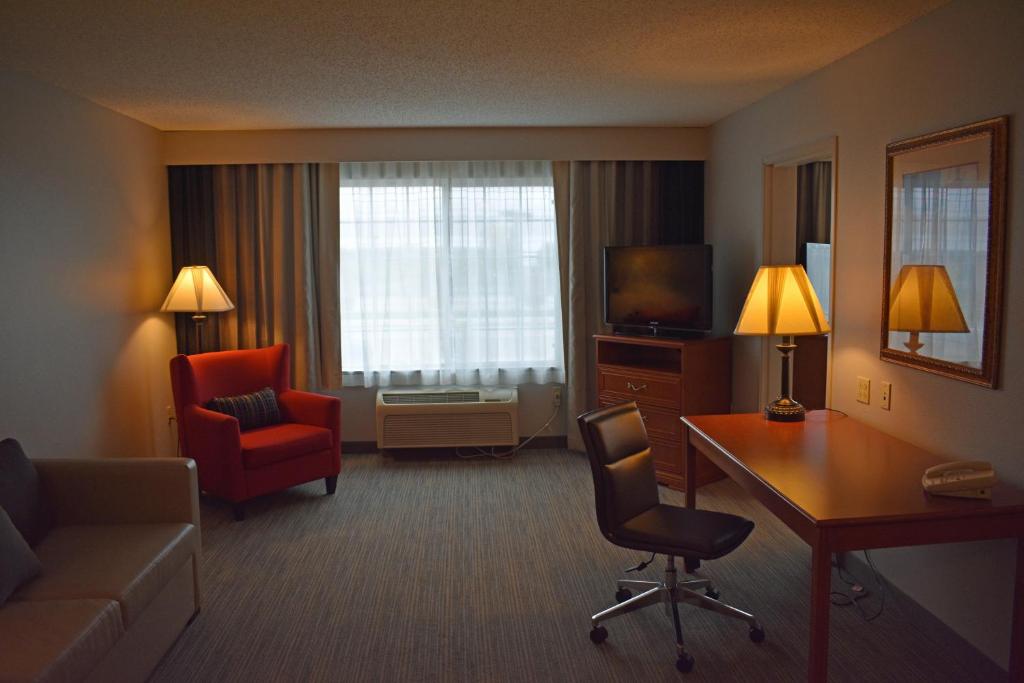 Country Inn & Suites by Radisson Northwood IA - image 6