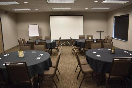 Country Inn & Suites by Radisson Northwood IA - image 9