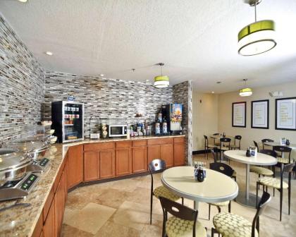 Best Western Norwalk - image 14